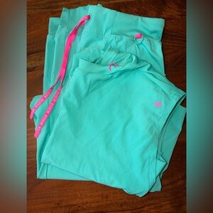 Med Couture scrub SET size medium in teal tonic
